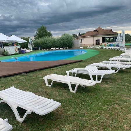 Aventurier Club Villa Rozhny Luaran gambar